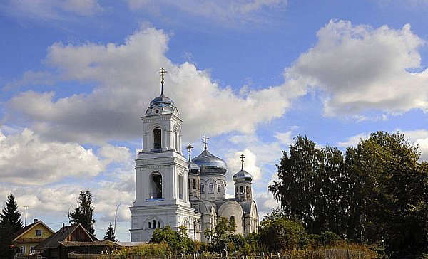 卡萨萨教堂，在查默罗沃。